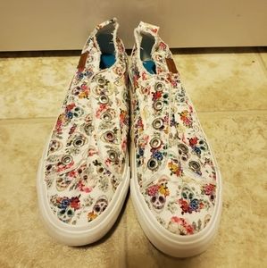 Blowfish skull shoes